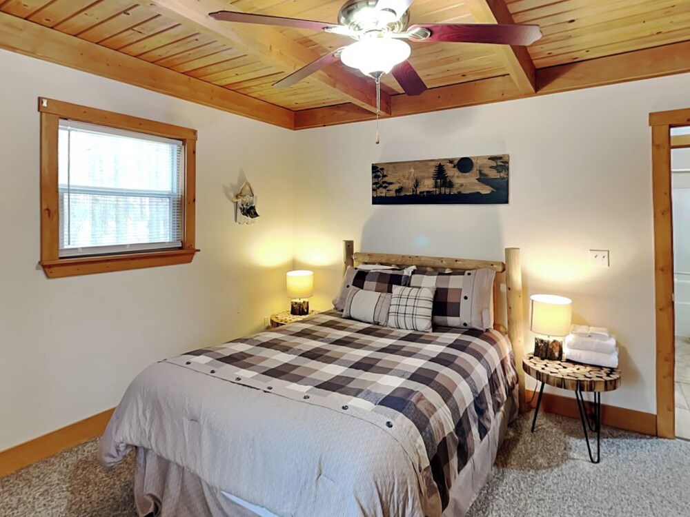 Howling Wolf Den - photo 16