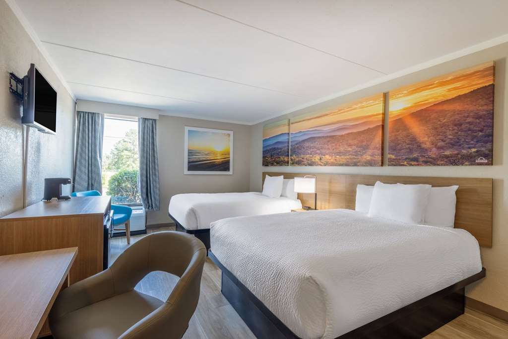 Days Inn & Suites by Wyndham Fort Bragg Cross Creek Mall - photo 19