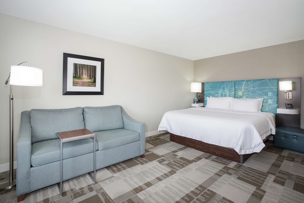 Hampton Inn Bellevue - photo 17