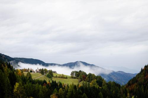 Landhaus Leonhard — 4-Star Luxury Hotel in Egna, Italy