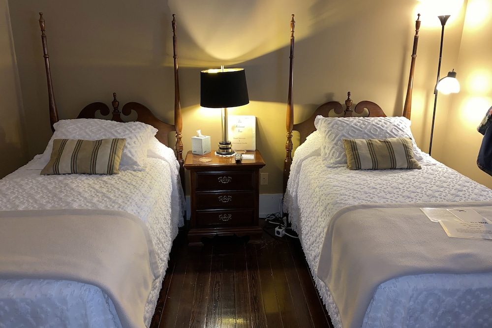 The Belmont Inn - photo 6