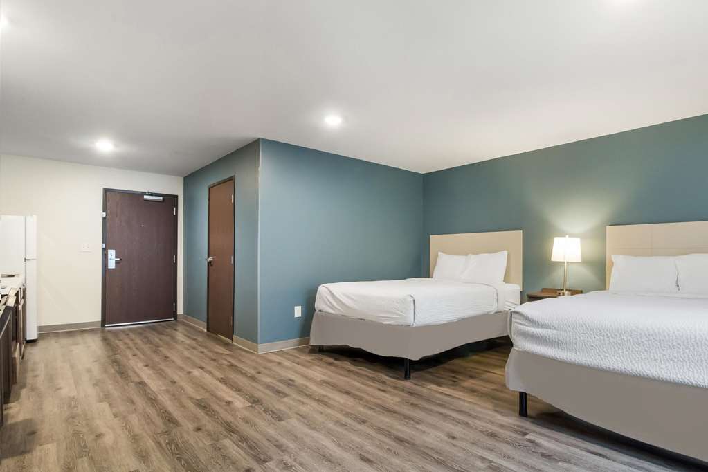 WoodSpring Suites Lake Jackson - photo 13