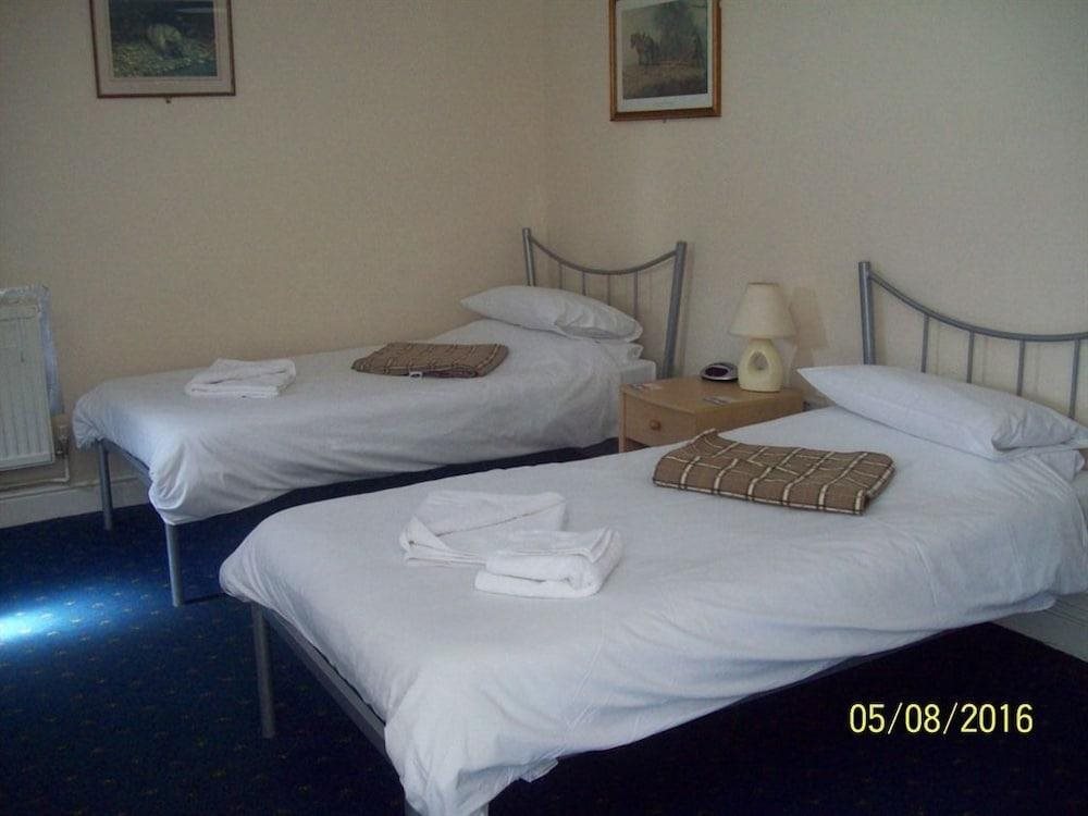 The Crown Hotel — Swindon