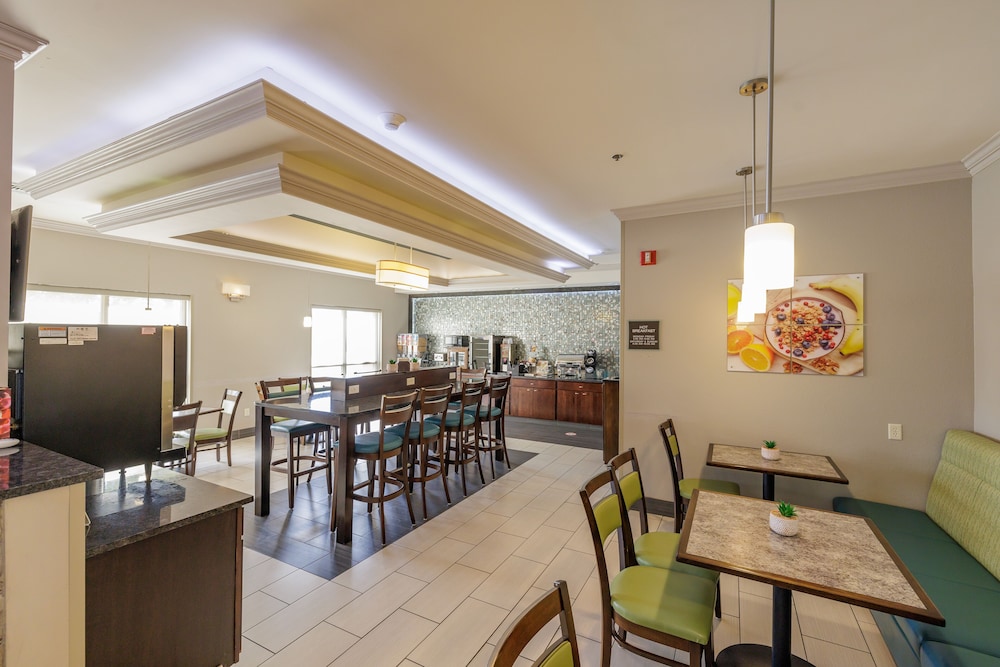 Best Western Elkhart Inn & Suites - photo 29