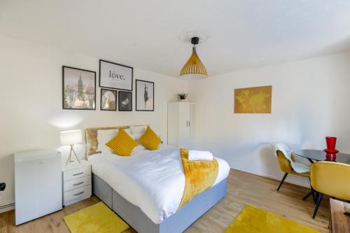 Opulent Heights in London, United Kingdom