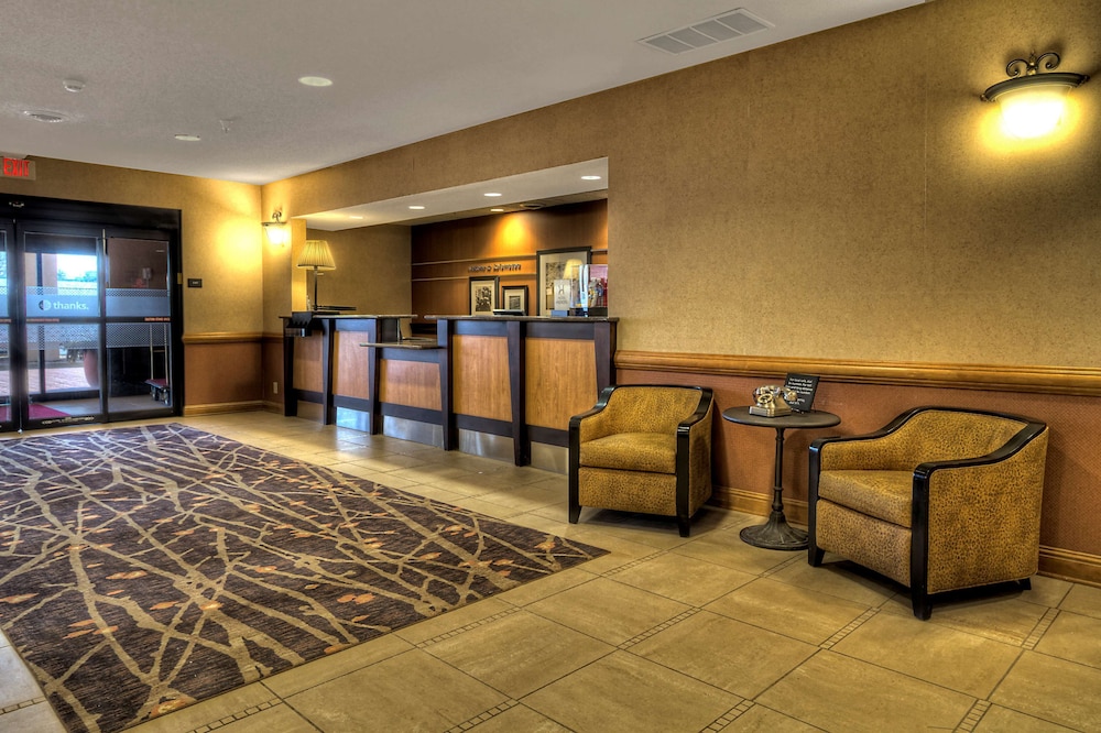 Hampton Inn & Suites Kalamazoo Oshtemo - photo 2