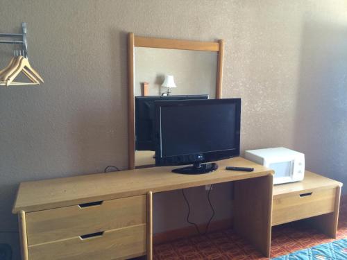 Lake Shore Motel - photo 40