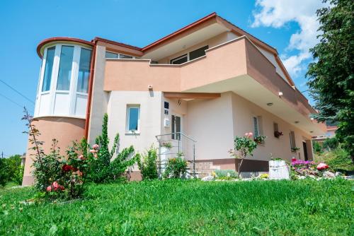 Nadalina Apartment — 4-Star Luxury Hotel in Kastel Stari, Croatia