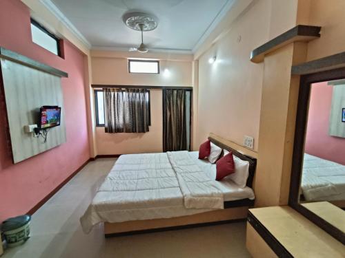 Hotel Chaitanya — Maheshwar
