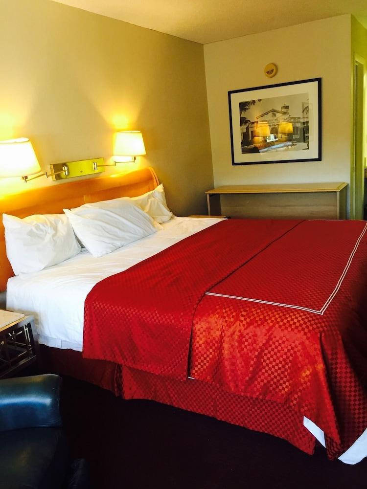 Downtown SuperInn - photo 13