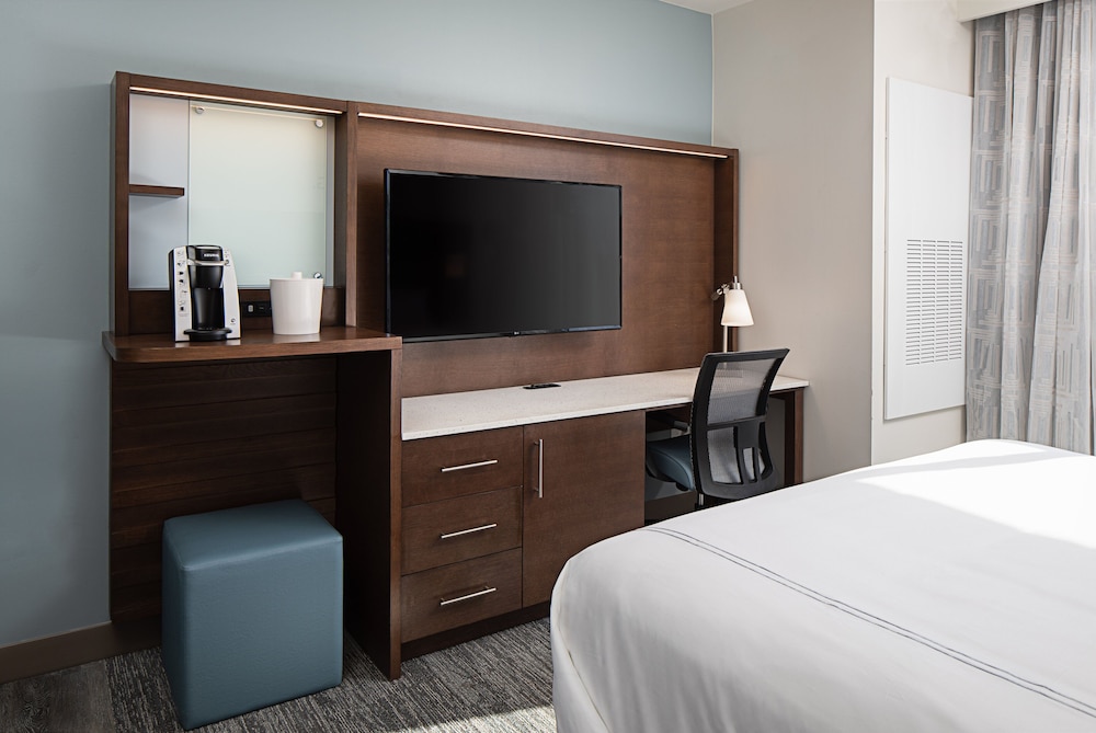 Even Hotels Shenandoah The Woodlands - photo 3
