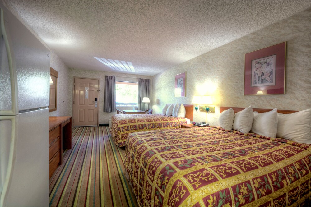 Red Roof Inn & Suites Athens AL - photo 28