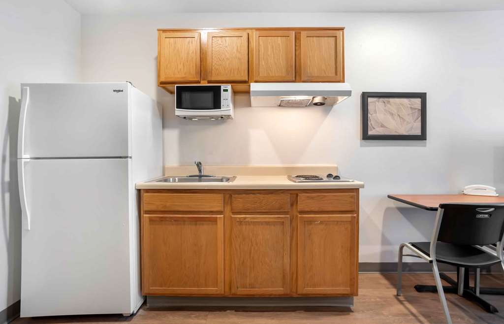 Extended Stay America Select Suites Pensacola Northwest - photo 9