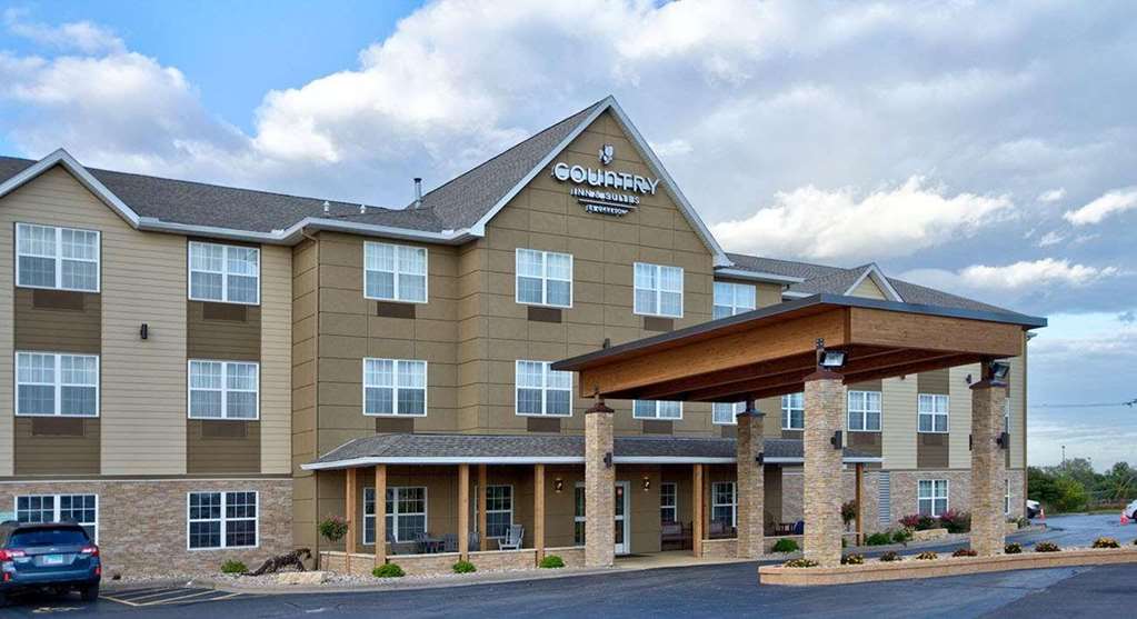 Country Inn & Suites by Radisson Moline Airport IL - photo 2