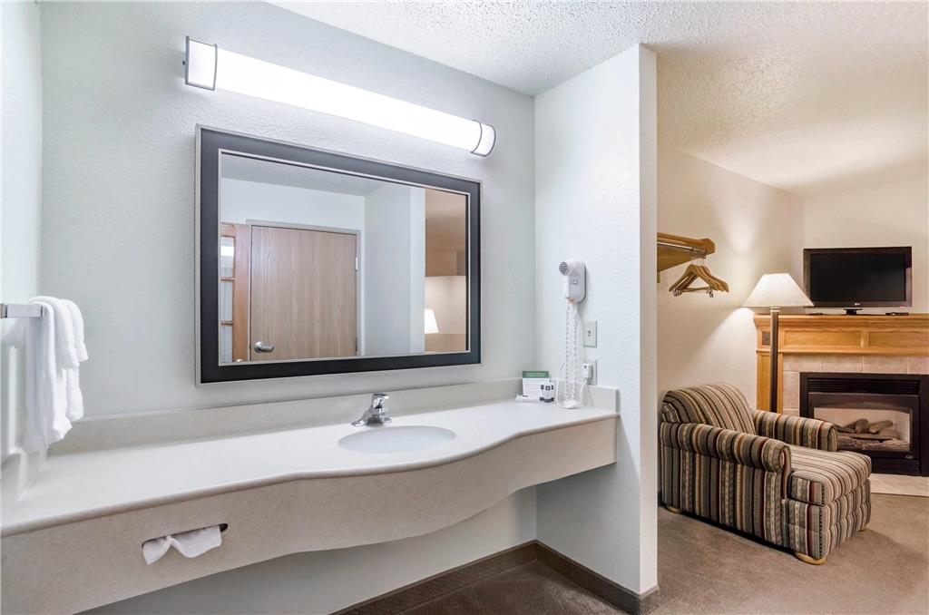 Rodeway Inn Hesston KS - photo 19