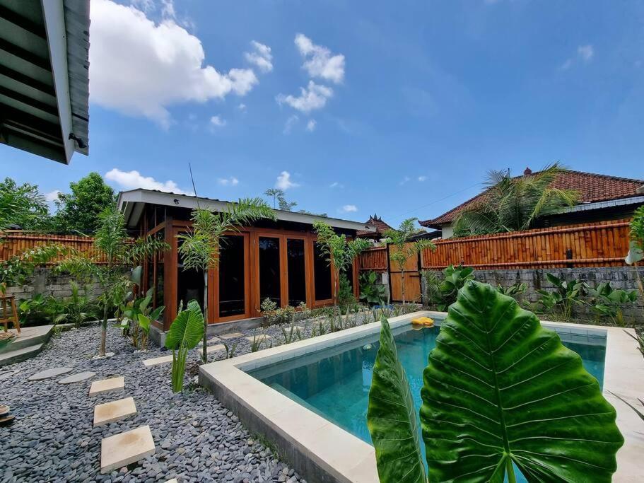 Villa Dalung — 4-Star Luxury Hotel in Kerobokan, Indonesia