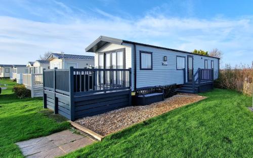 Amor Retreat West Sands — 4-Star Luxury Hotel in Selsey, United Kingdom
