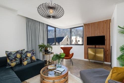 TUYNHUYS City Centre Iconic View of Table Mountain — 4-Star Luxury Hotel in Cape Town, South Africa