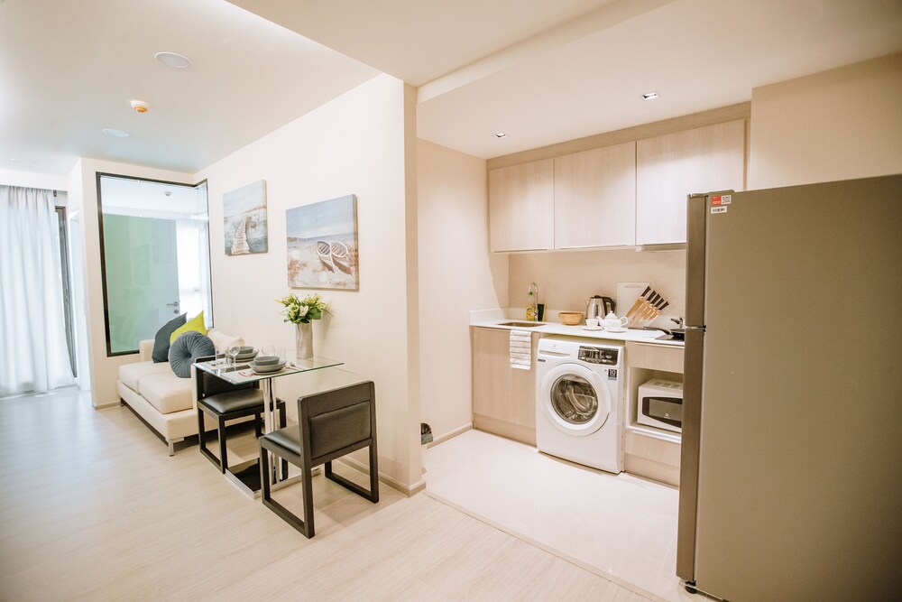Near BTS Thonglor Cozy and Comfortable Condo bkvtara4