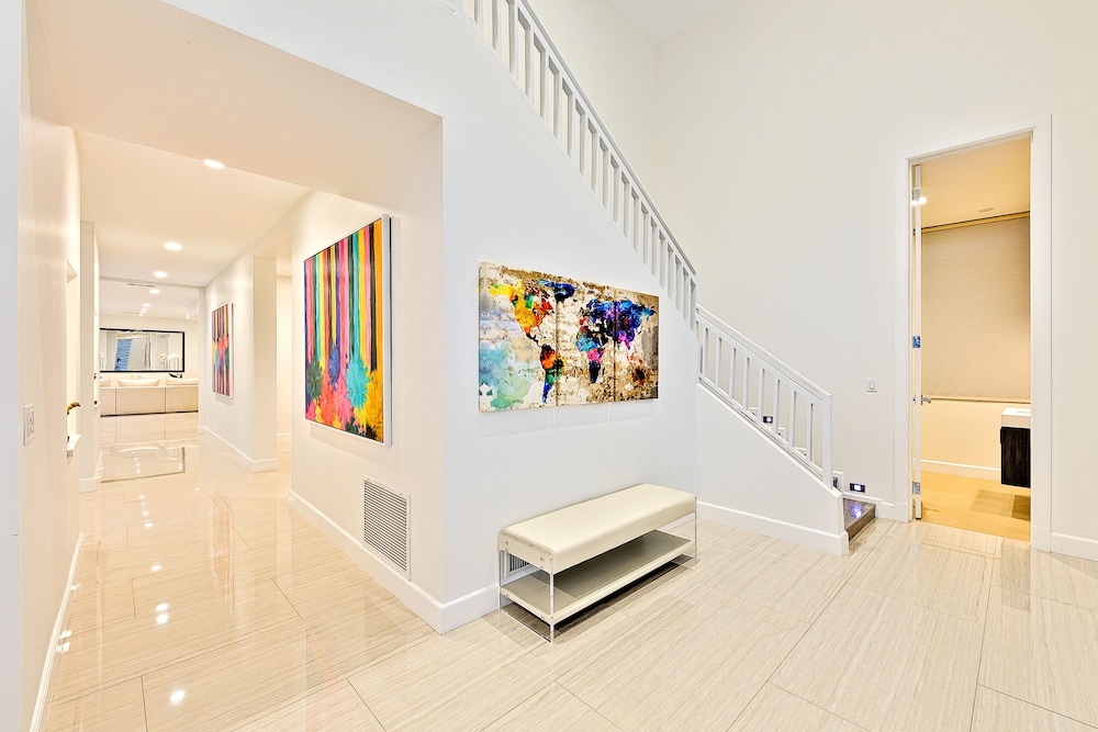 Beverly Hills Luxury Modern Palace - photo 33