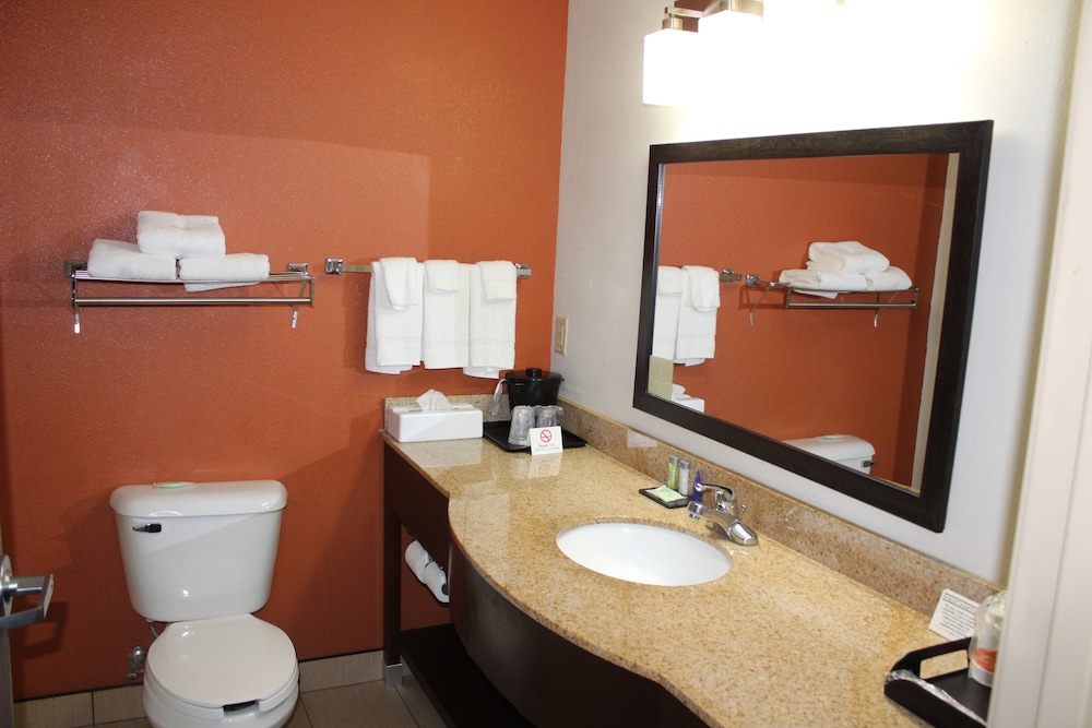 Sleep Inn North Liberty - photo 40