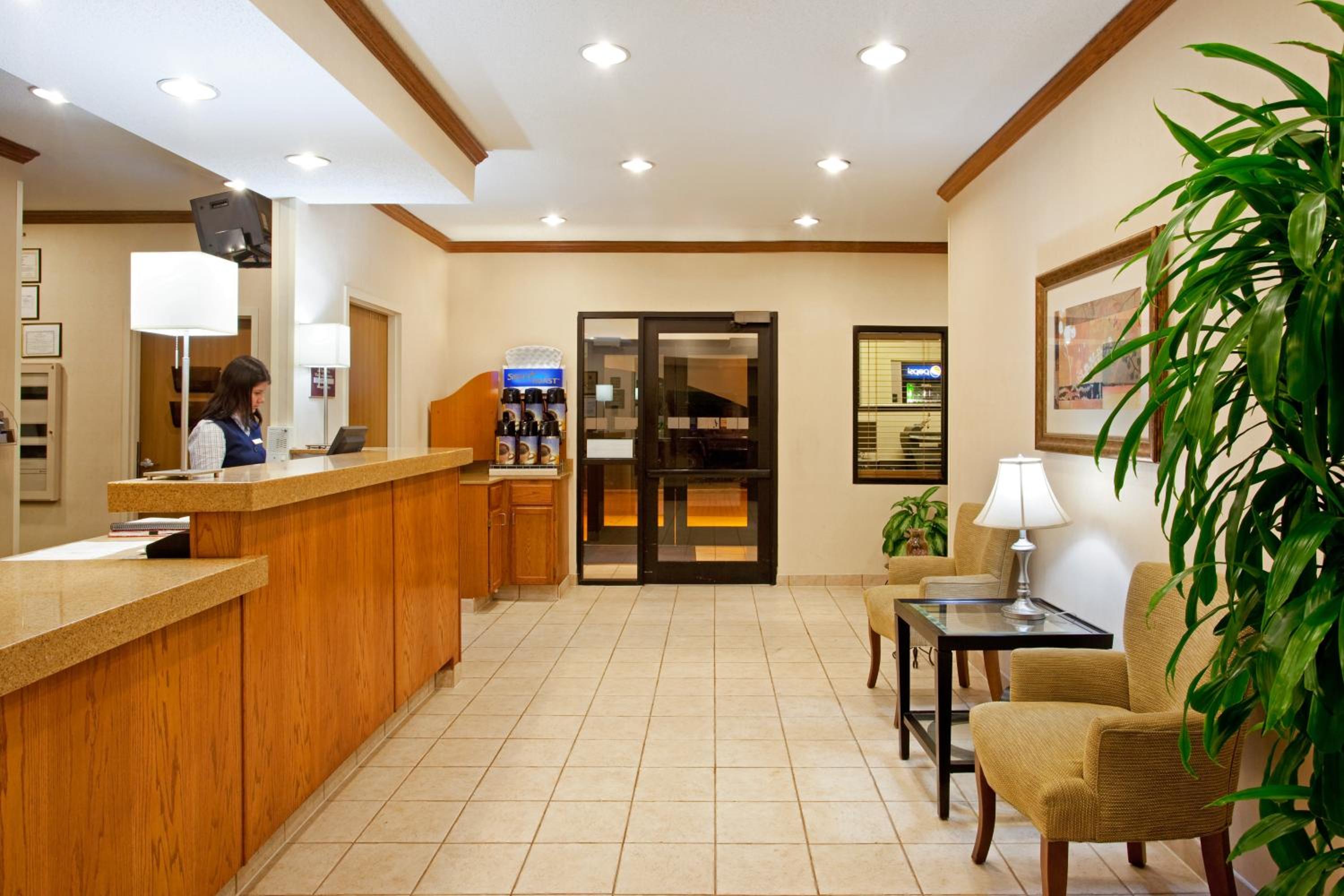 Baymont by Wyndham Merrillville - photo 6