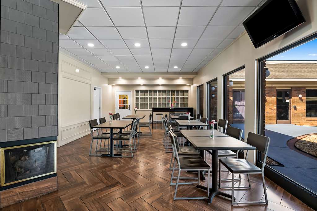 Quality Inn & Suites Fayetteville I 95 - photo 36