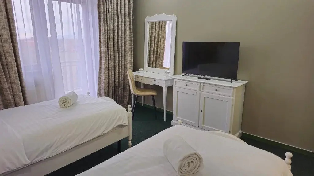 . Deny Inn Resort Spa — Zarnesti — photo 2