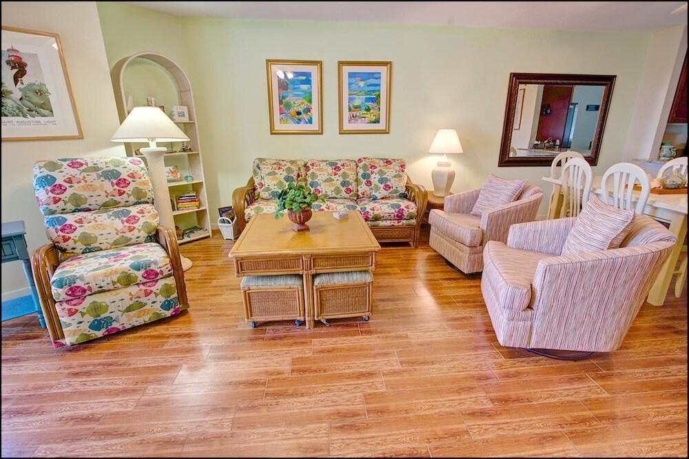 Hibiscus Resort C 2 Bedroom Condo by MCM - photo 8