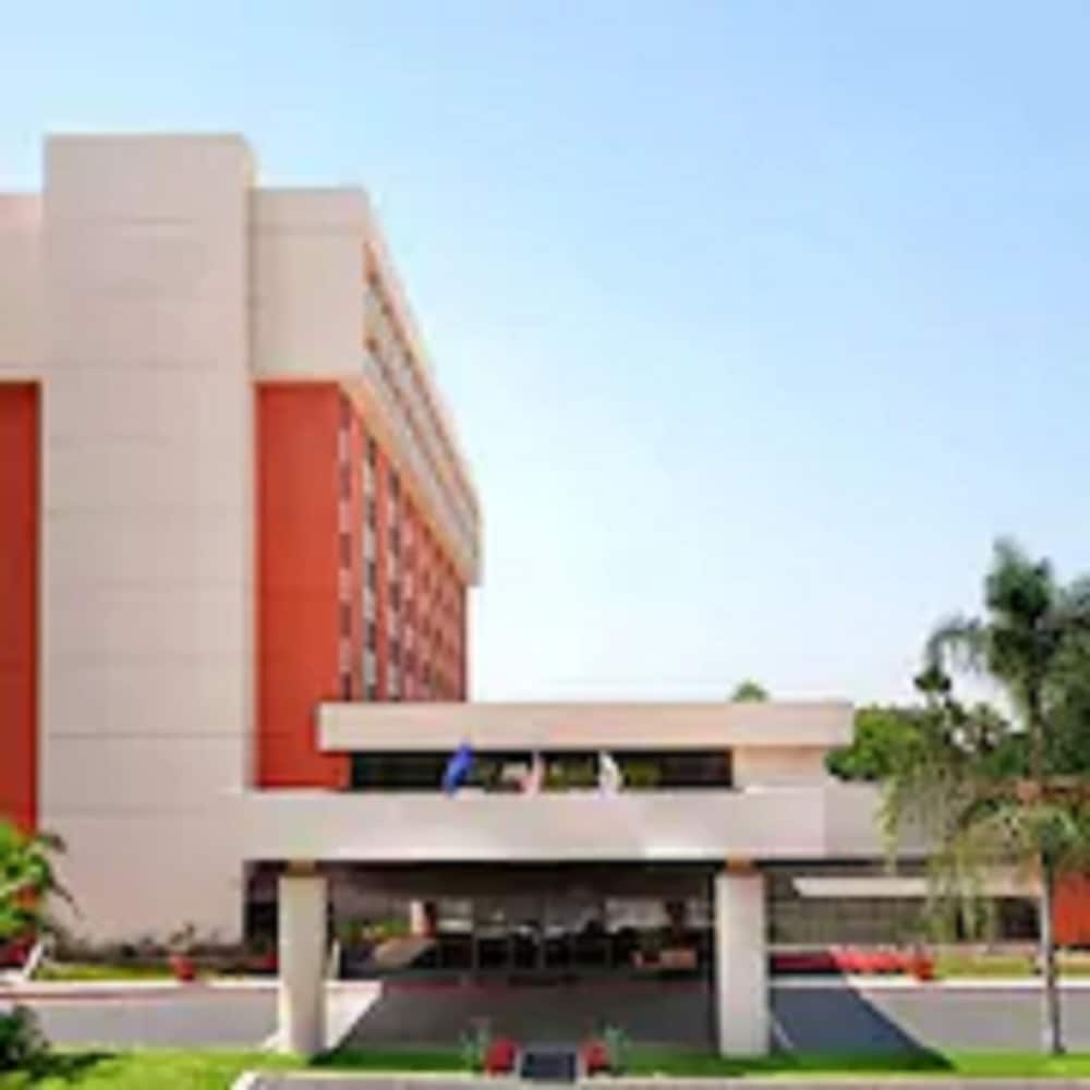 Ontario Airport Hotel & Conference Center - photo 44