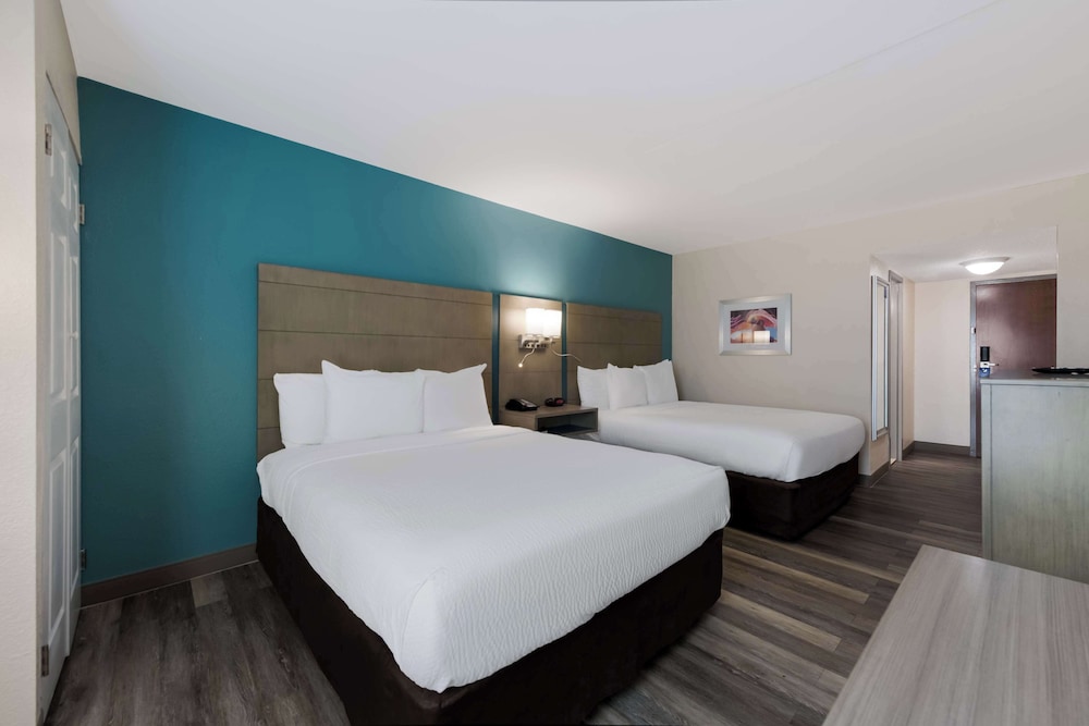 Best Western Hampton Coliseum Inn - photo 9