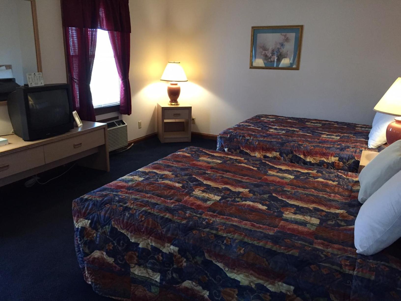 Twelve Oaks Inn - photo 8