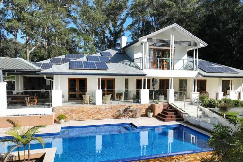 Ridge Retreat in Mollymook, Australia