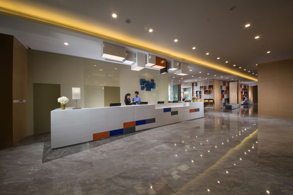Holiday Inn Express Chengdu Dafeng — 4-Star Luxury Hotel in Chengdu, People's Republic of China