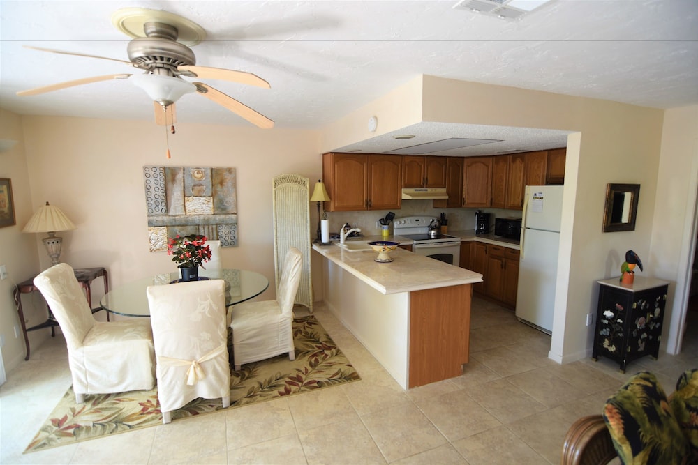 Oasis at John's Pass Madeira Beach - photo 13