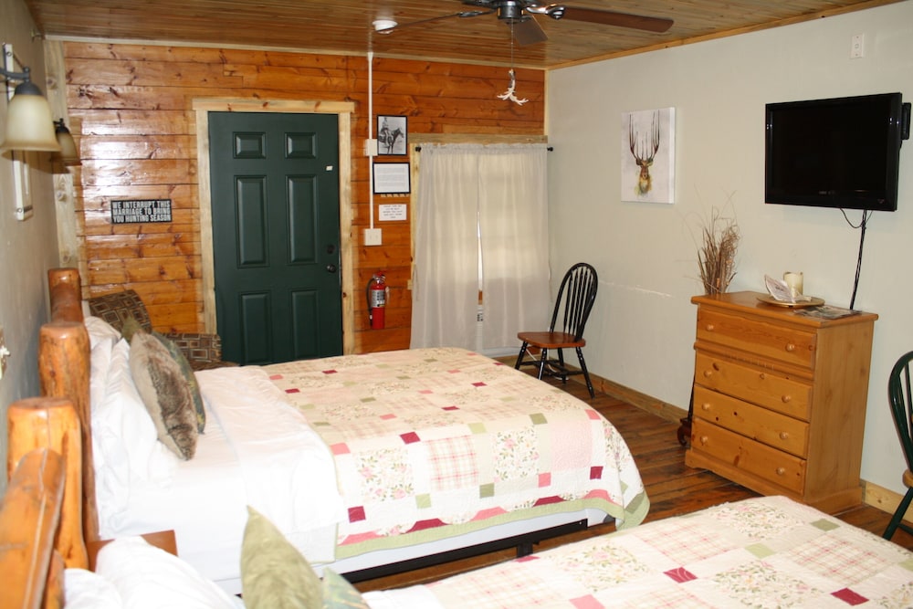 The Historic Wapiti Lodge - photo 33