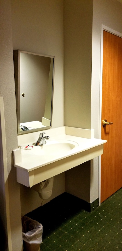 Royal Inn - photo 12