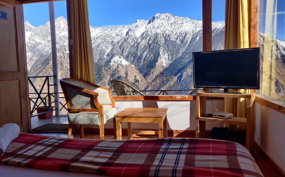 Mountain Rover Auli Resort in Joshimath, India