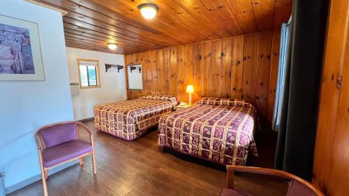 Pine Cone Motel - photo 28