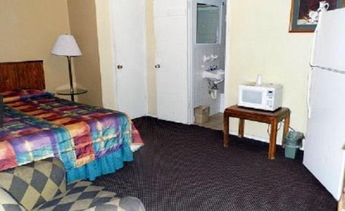 Interstate Motel - photo 2