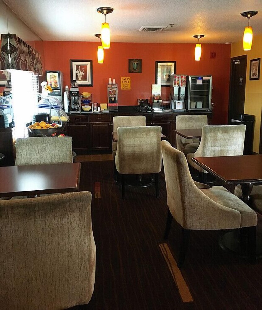 Fairview Inn Airport - photo 23