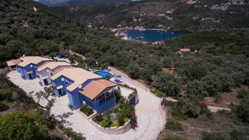 Villas Amantea four villas with big pool and infinity pool — 4-Star Luxury Hotel in Vasiliki, Greece