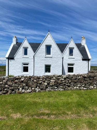 Cnoc Ruaraidh Cottage — 4-Star Luxury Hotel in Portree, United Kingdom