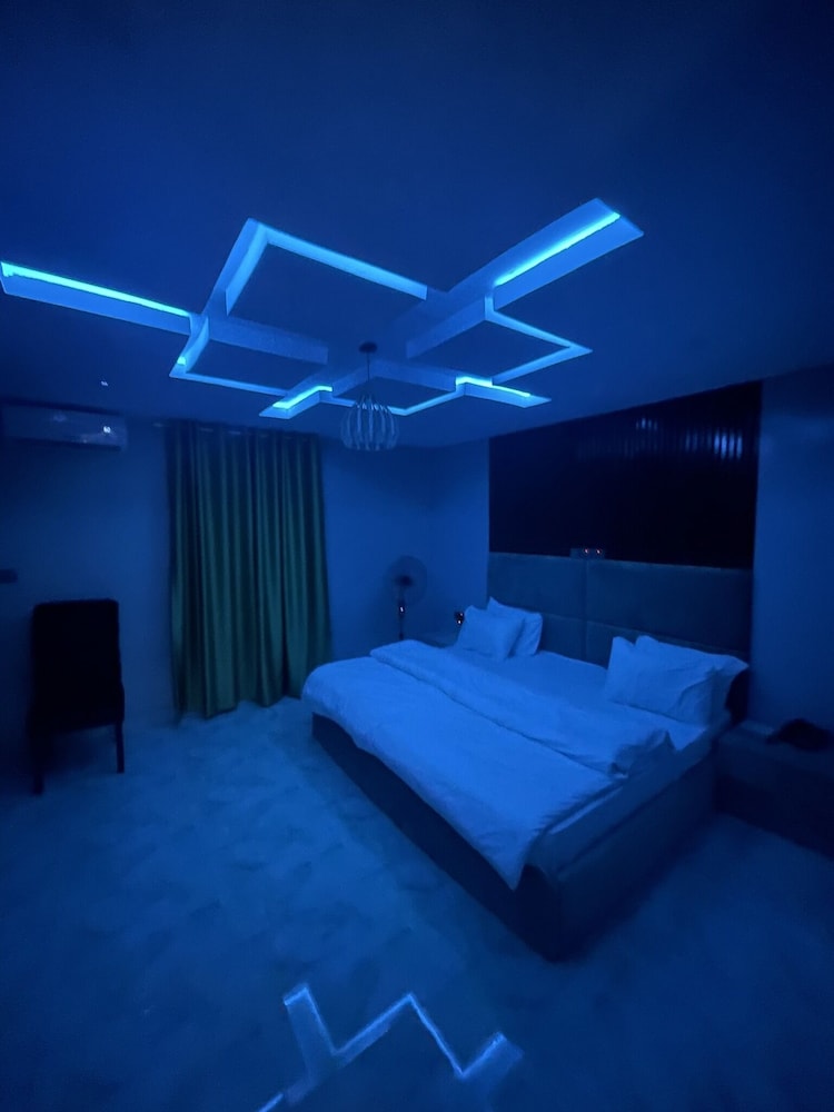 Brain B Hotel and Suites - last minute hotel in Abuja