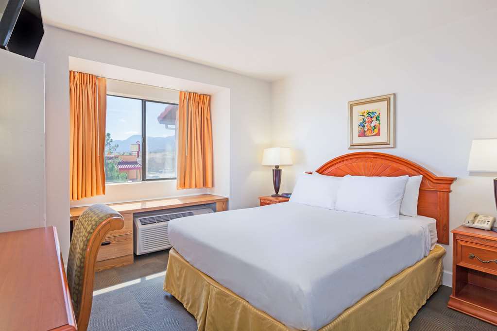 Days Inn by Wyndham Camp Verde Arizona - photo 8