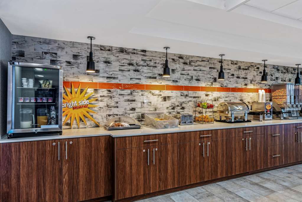 La Quinta Inn & Suites by Wyndham Kennewick - photo 40
