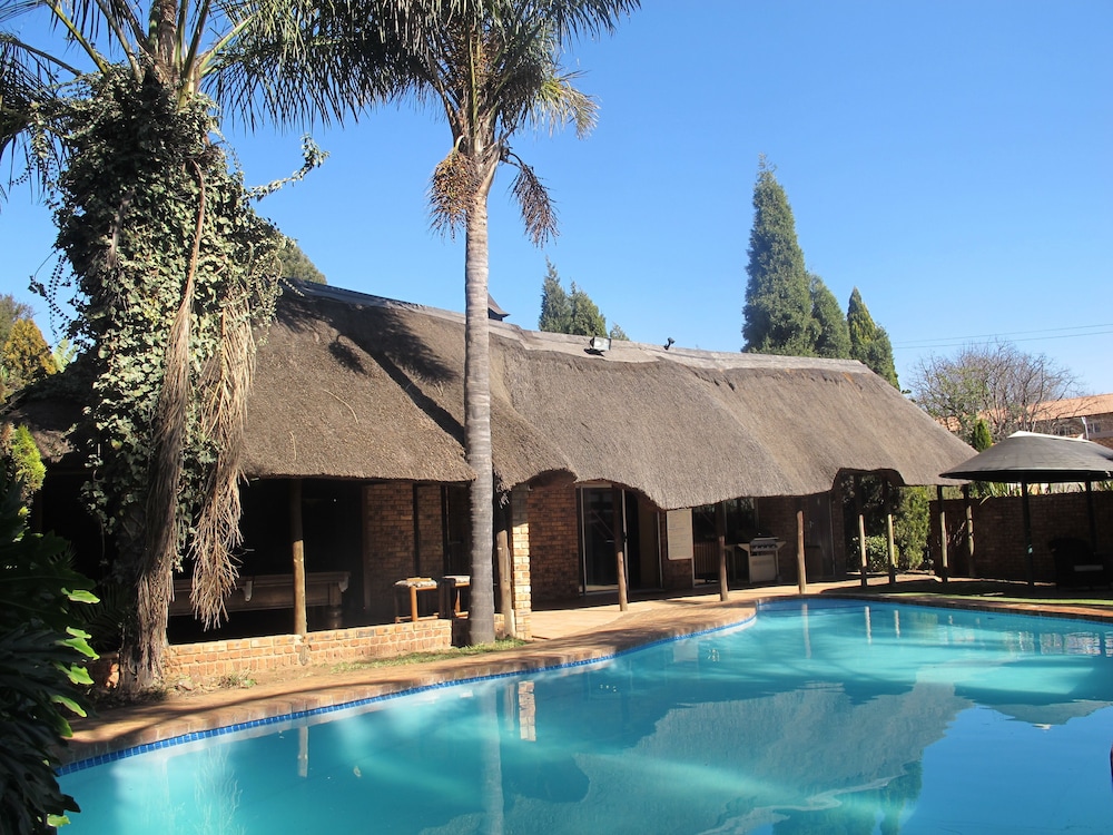 Aero Guest Lodge — 4-Star Luxury Hotel in Johannesburg, South Africa
