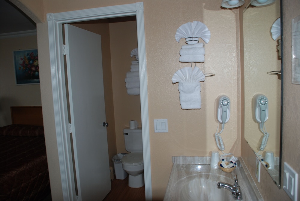 Merrill Field Inn - photo 31