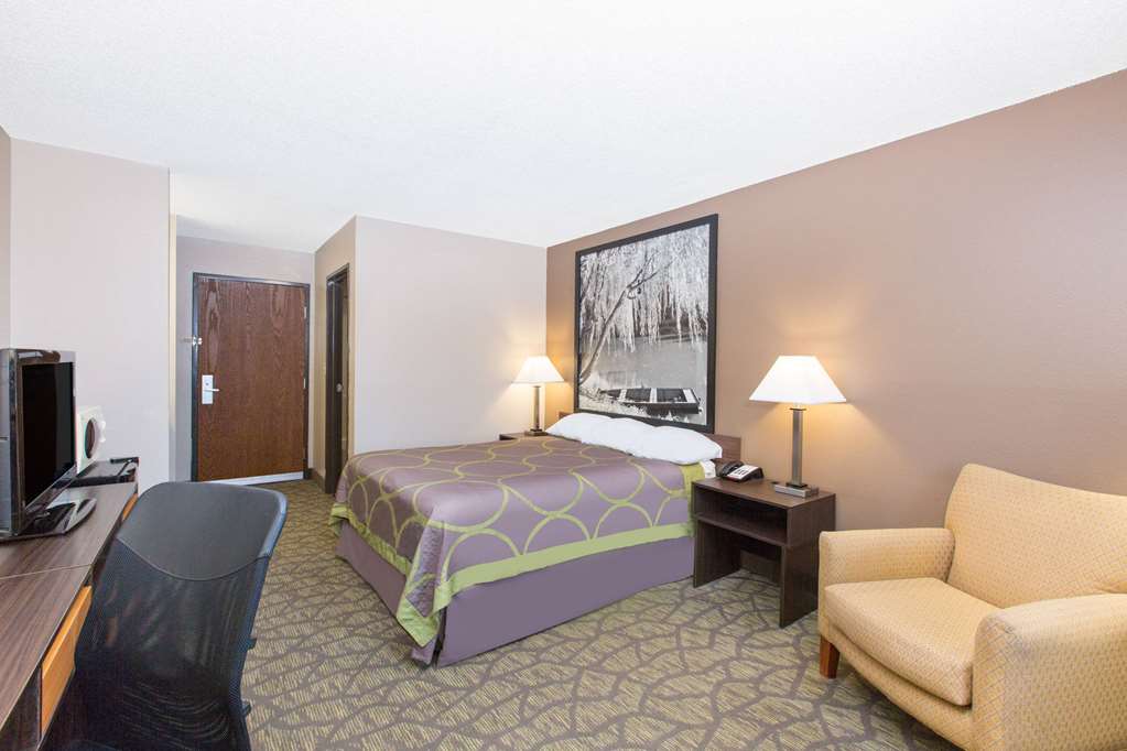 Super 8 by Wyndham Belleville - photo 13