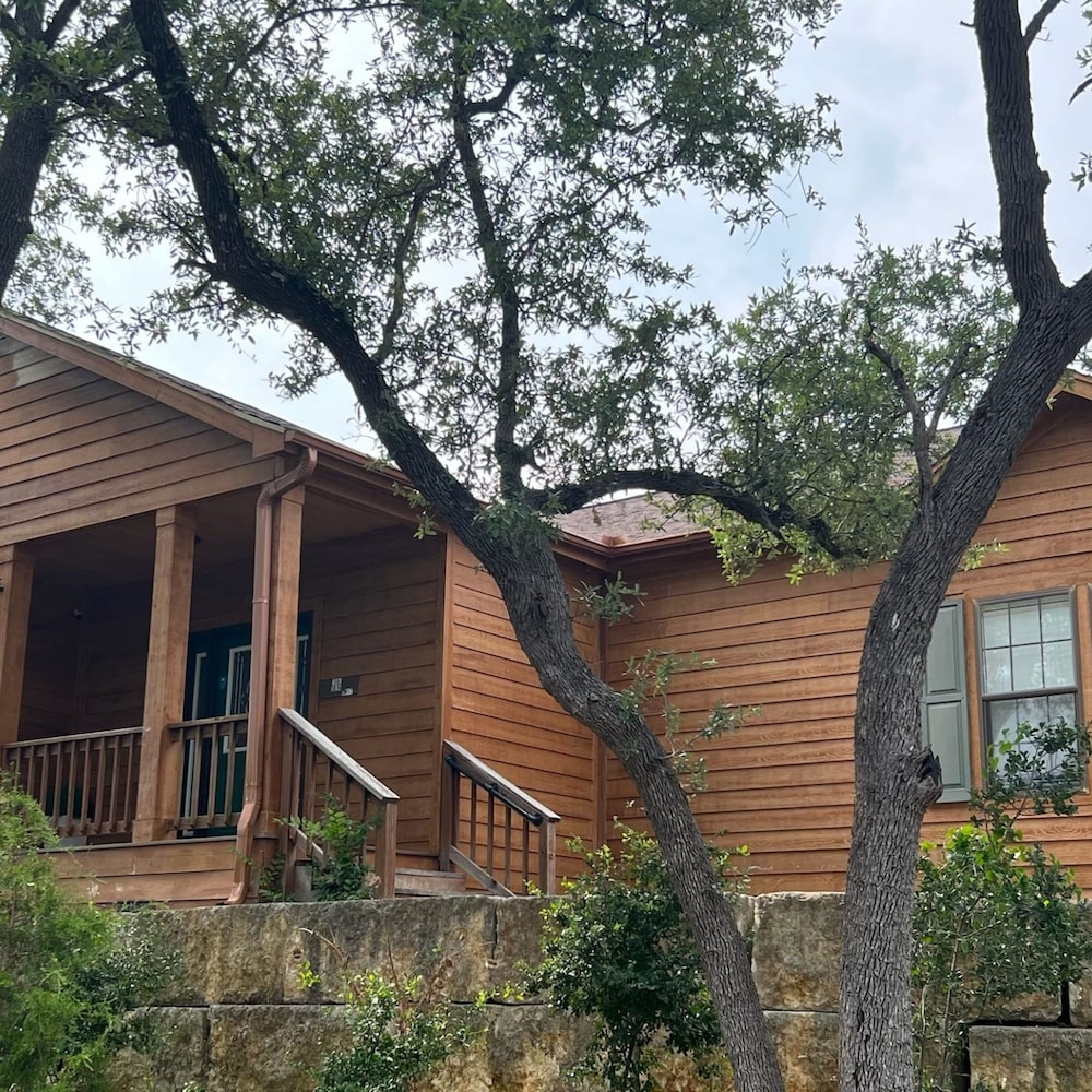 The Den Family Friendly Close to Fiesta Texas - featured photo